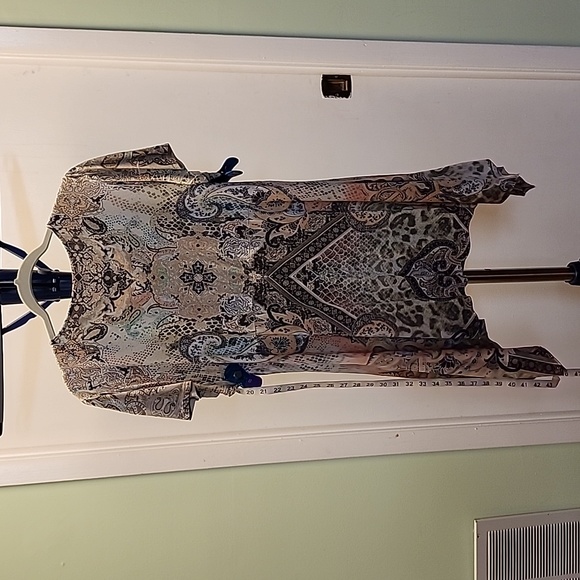 Soft satin type long shirt - Picture 7 of 7